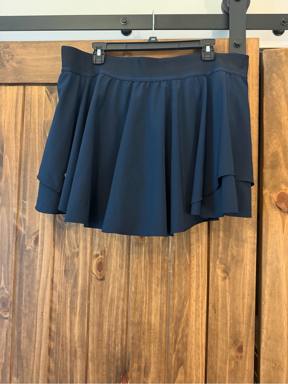 Lululemon Court Rival high-rise skirt in navy size 16